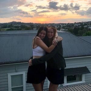 Meet your Posher, Simone